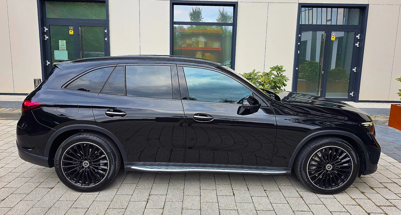 Mercedes-Benz GLC 220 AMG PREMIUM 4MATIC, снимка 4 - Автомобили и джипове - 56046010