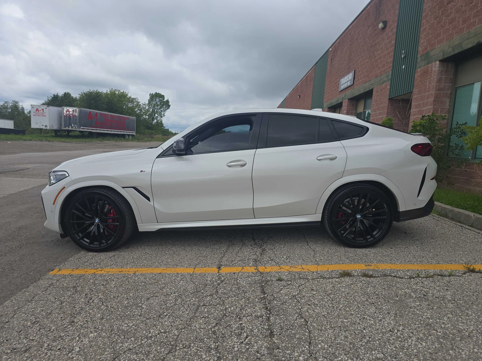 BMW X6 * M50i * CARFAX * ОПЦИЯ ЗА ФИНАНСИРАНЕ, снимка 15 - Автомобили и джипове - 56062789