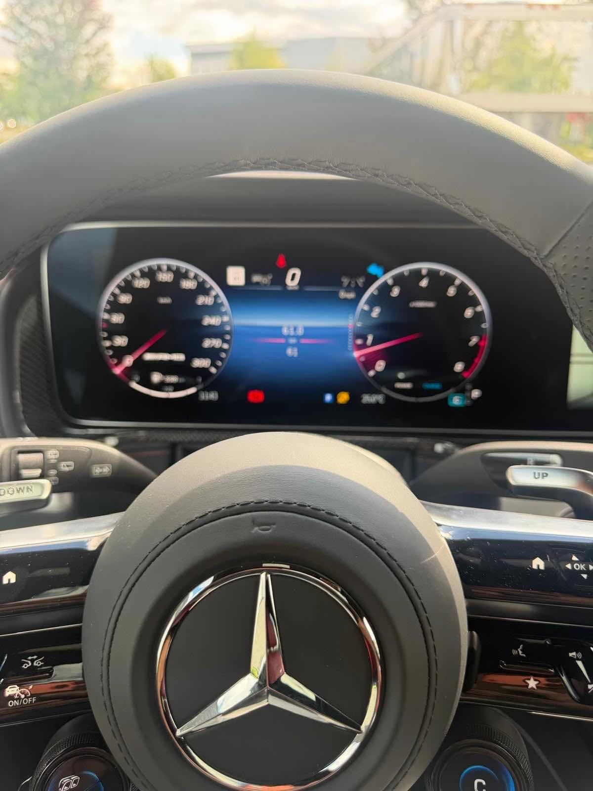 Mercedes-Benz G 63 AMG * CARFAX * БЕЗ ПЪРВОНАЧАЛНА ВНОСКА, снимка 8 - Автомобили и джипове - 56244060