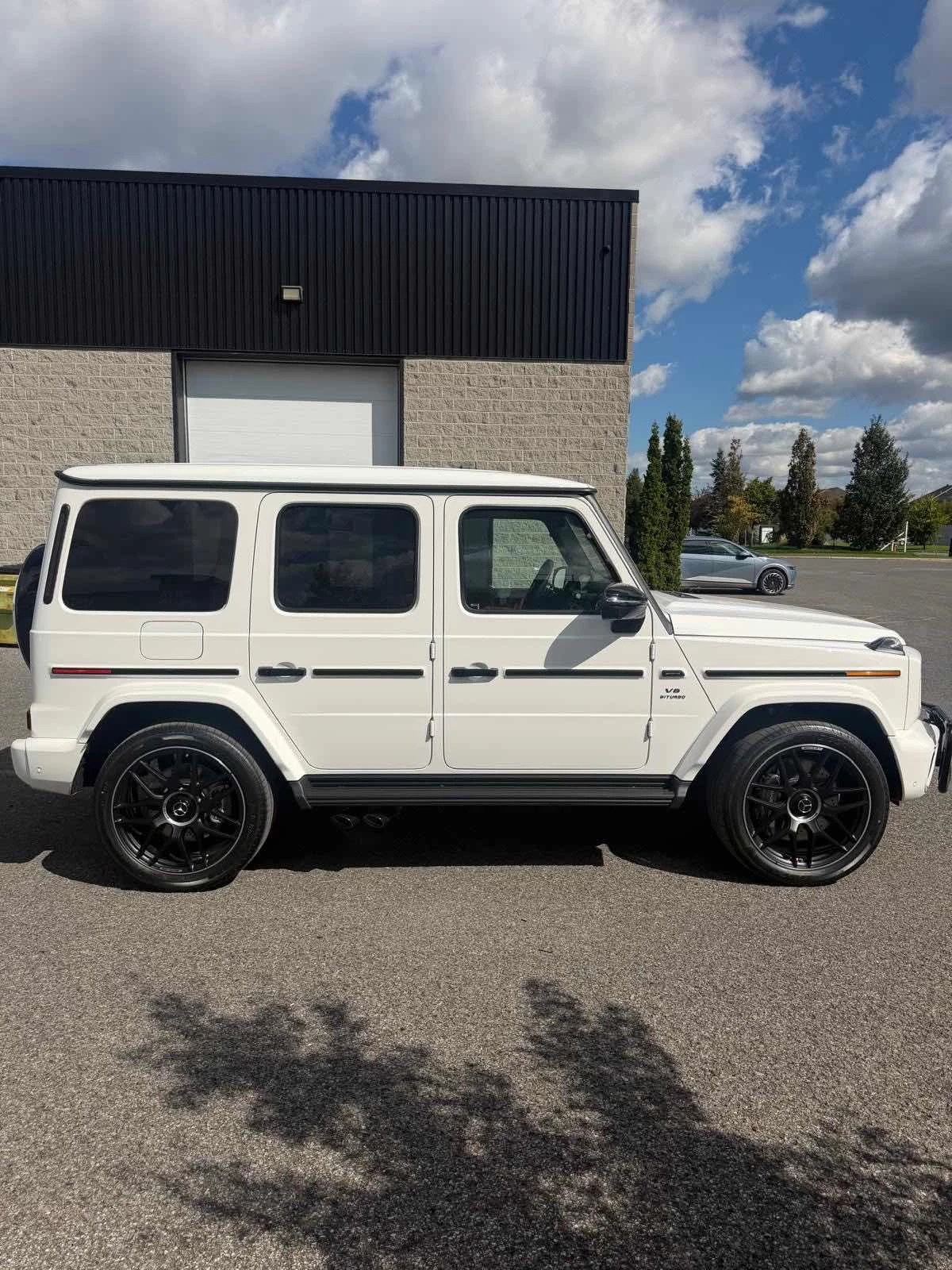 Mercedes-Benz G 63 AMG * CARFAX * БЕЗ ПЪРВОНАЧАЛНА ВНОСКА, снимка 3 - Автомобили и джипове - 56244060