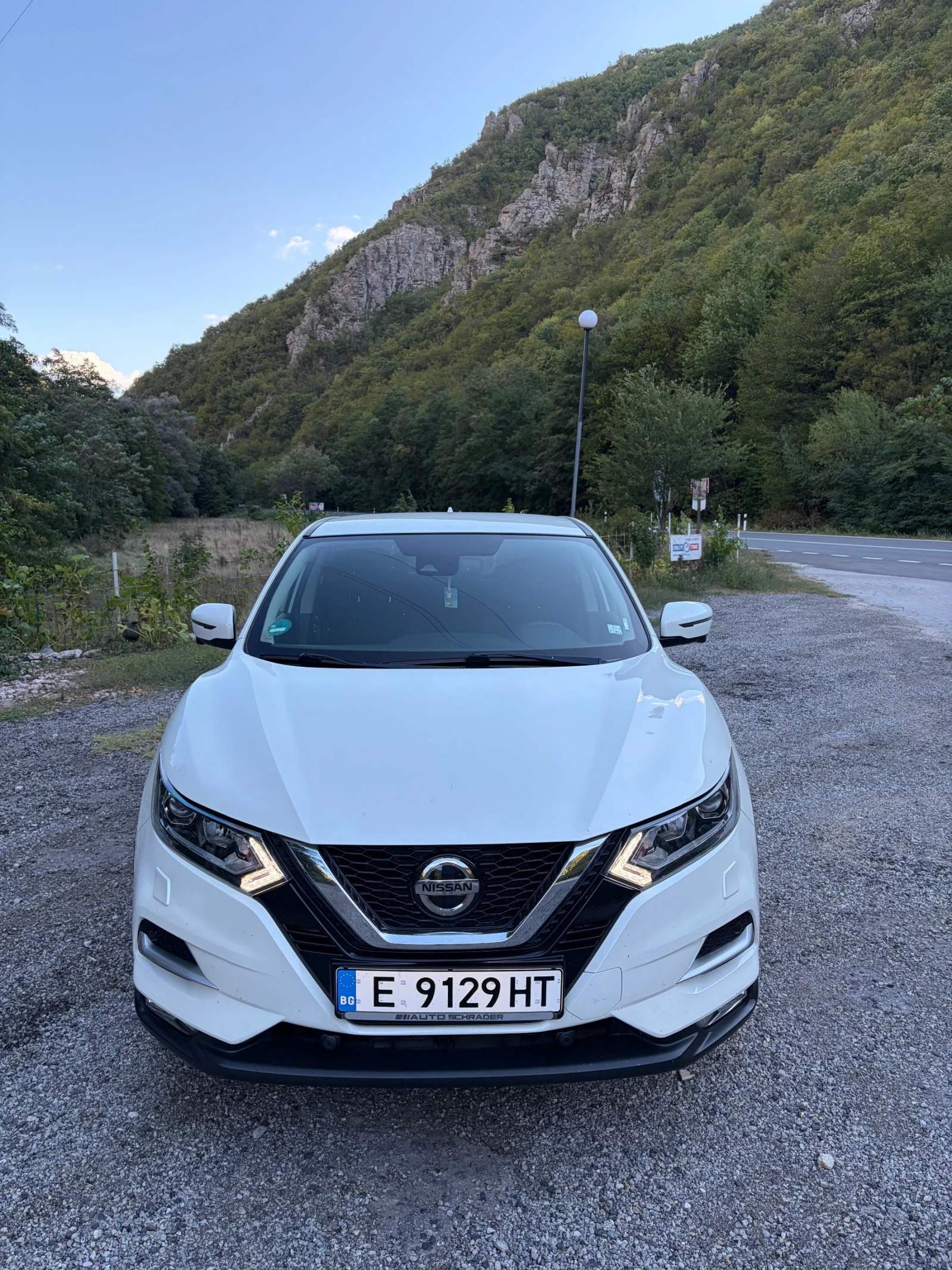 Nissan Qashqai TOP!! 360CAM/KEYLESS GO/FACELIFT/РЕАЛЕН ПРОБЕГ!!, снимка 2 - Автомобили и джипове - 56258845