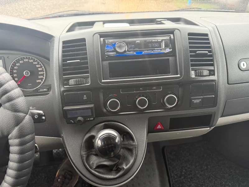 VW Transporter 2.0TDI, снимка 12 - Бусове и автобуси - 53128238