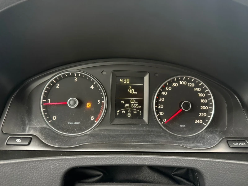 VW Transporter 2.0TDI, снимка 13 - Бусове и автобуси - 53128238