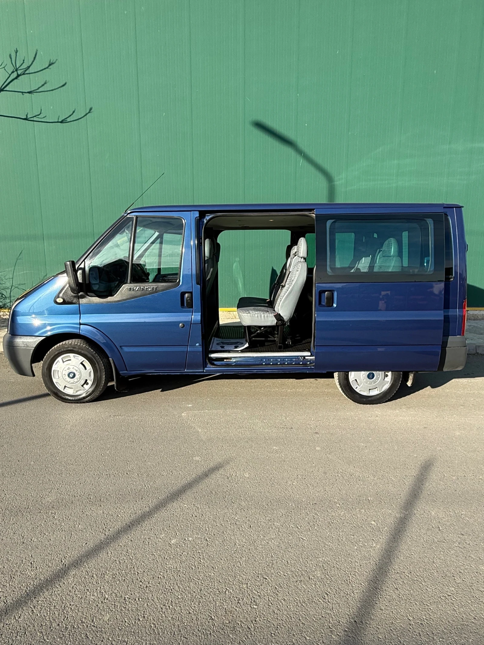 Ford Transit 2.2 - изображение 7