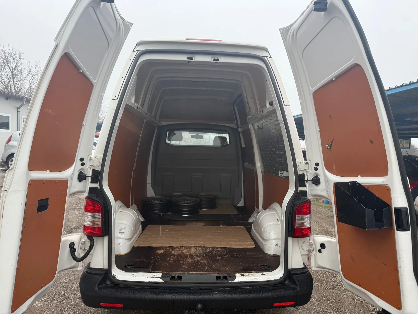 VW Transporter 2.0TDI - изображение 8