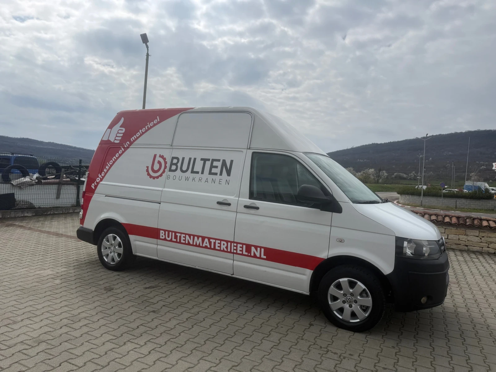 VW Transporter 2.0TDI, снимка 5 - Бусове и автобуси - 53128238