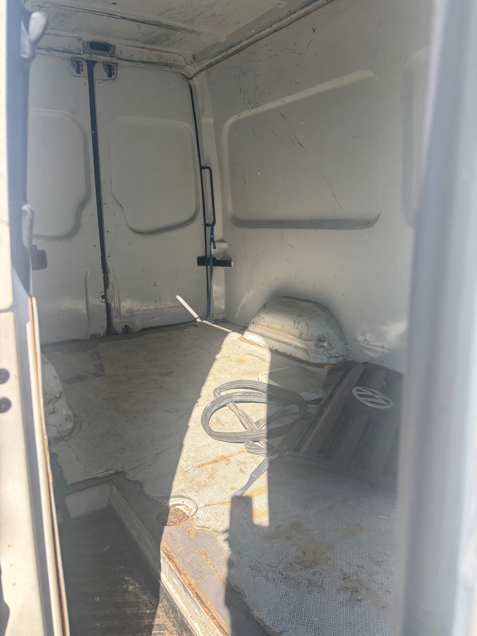 VW Crafter 2.5, снимка 2 - Бусове и автобуси - 55808857