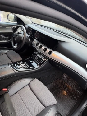 Mercedes-Benz E 220, снимка 13