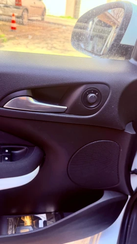 Opel Adam Бензин 1.2, снимка 13