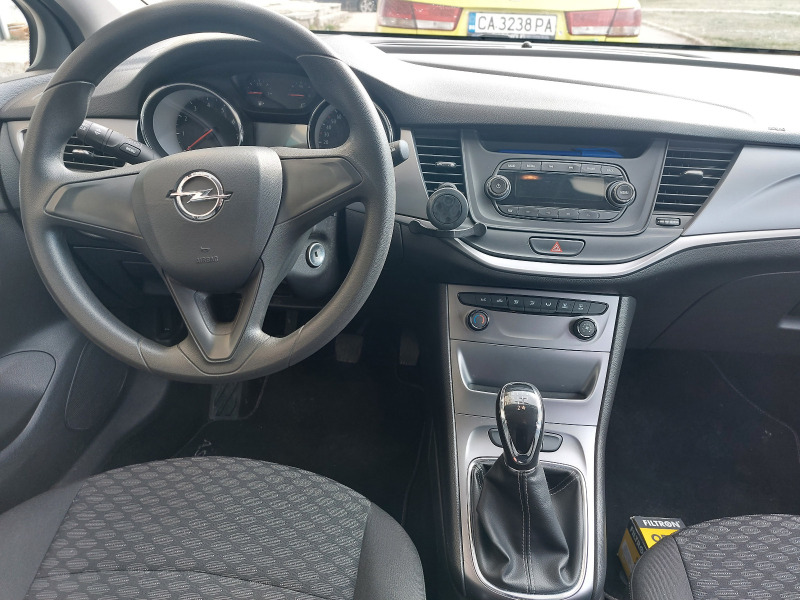 Opel Astra 1.4, снимка 3 - Автомобили и джипове - 45870272