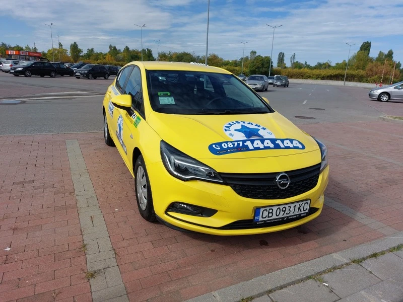 Opel Astra 1.4 GAS, снимка 8 - Автомобили и джипове - 46404198