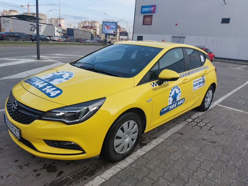 Opel Astra 1.4, снимка 7 - Автомобили и джипове - 46404198