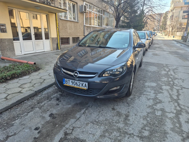 Opel Astra 1.6 CDTI, снимка 1 - Автомобили и джипове - 49362805