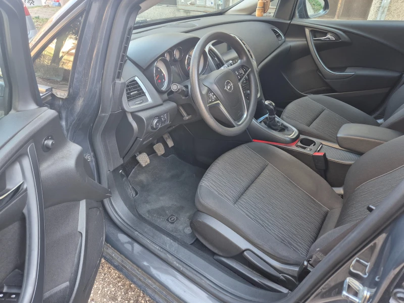 Opel Astra 1.6 CDTI, снимка 7 - Автомобили и джипове - 49362805