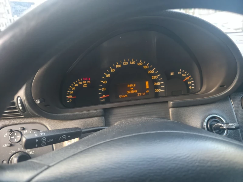 Mercedes-Benz C 200 Kompresor avantgarde, снимка 8 - Автомобили и джипове - 52302020
