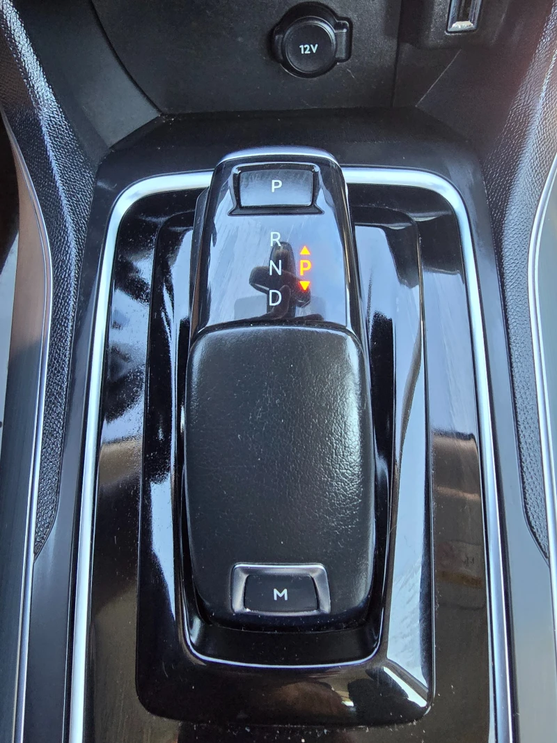 Peugeot 308 1.5HDI-131k.c-AVTOMATIC-FACE-NAVI, снимка 17 - Автомобили и джипове - 51692678