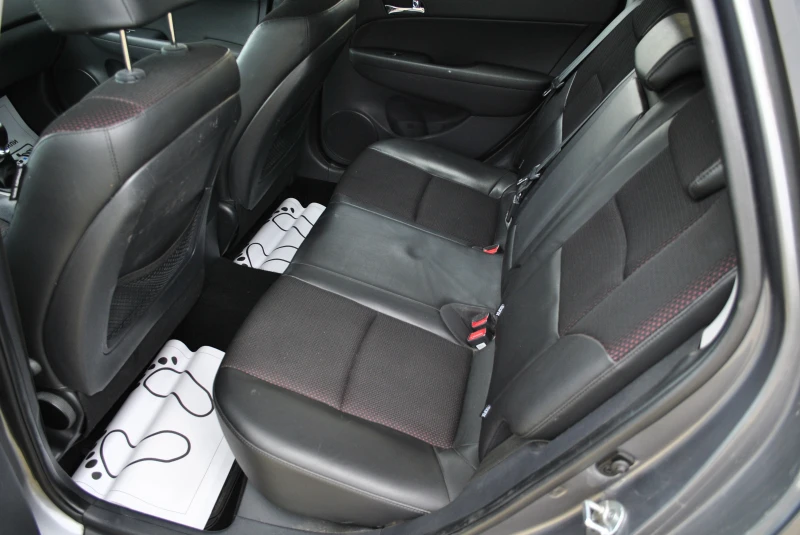 Hyundai I30 1.6CRDi, снимка 6 - Автомобили и джипове - 52011153