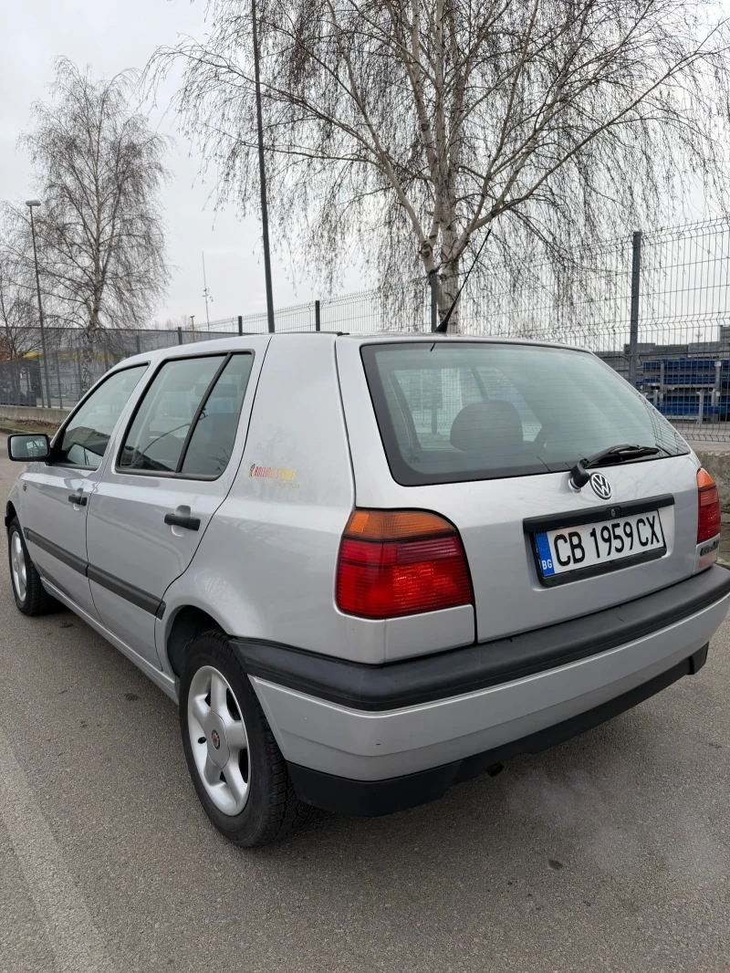 VW Golf 160000км/Pink Floyd-1.6/Оригинален вид без ръжди!, снимка 6 - Автомобили и джипове - 52482278