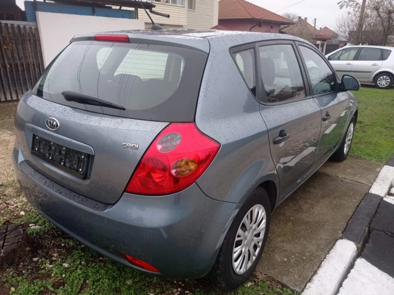 Kia Ceed 1.6d, 4вр., снимка 12 - Автомобили и джипове - 52616388