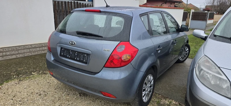 Kia Ceed 1.6d, 4вр., снимка 4 - Автомобили и джипове - 52616388