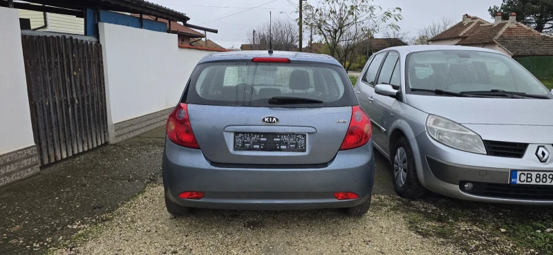 Kia Ceed 1.6d, 4вр., снимка 3 - Автомобили и джипове - 52616388