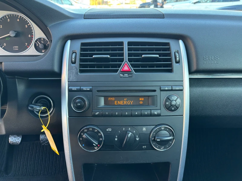 Mercedes-Benz B 150 1.5i, снимка 12 - Автомобили и джипове - 52810594