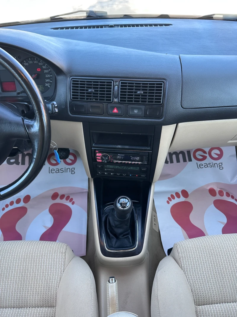 VW Golf 1.6i- РЕАЛНИ КИЛОМЕТРИ - УНИКАТ, снимка 13 - Автомобили и джипове - 52847340