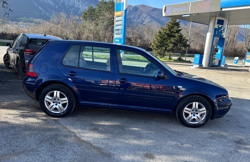 VW Golf 1.6i- РЕАЛНИ КИЛОМЕТРИ - УНИКАТ, снимка 4 - Автомобили и джипове - 52847340