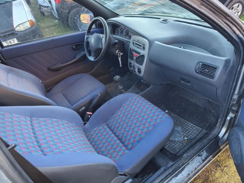 Fiat Strada 1.9JTD, снимка 5 - Автомобили и джипове - 53079547