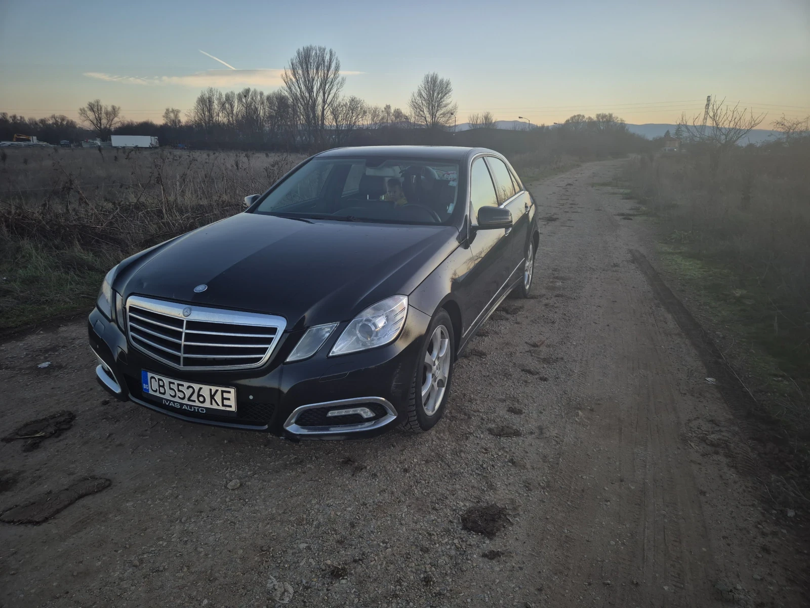 Mercedes-Benz E 220, снимка 1