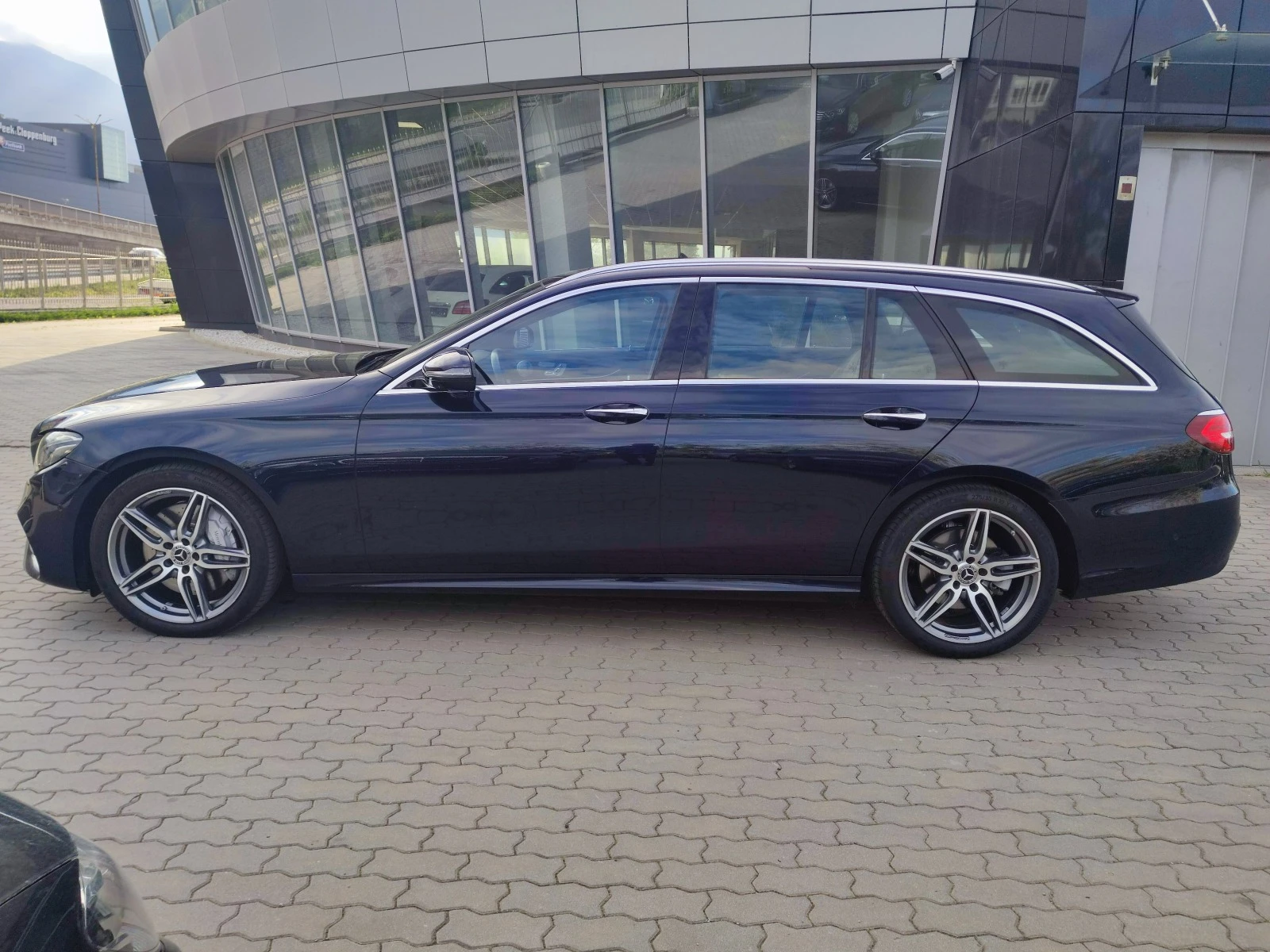 Mercedes-Benz E 400 d AMG* FACELIFT* 4-MATIC* LED* 9G* ПАНОРАМА - изображение 7