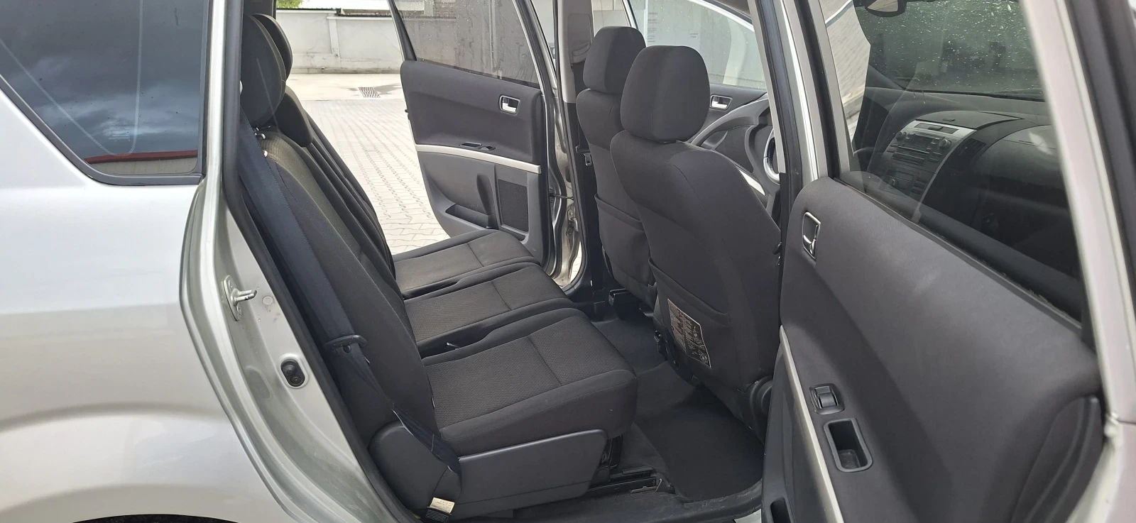 Toyota Corolla verso  - изображение 7
