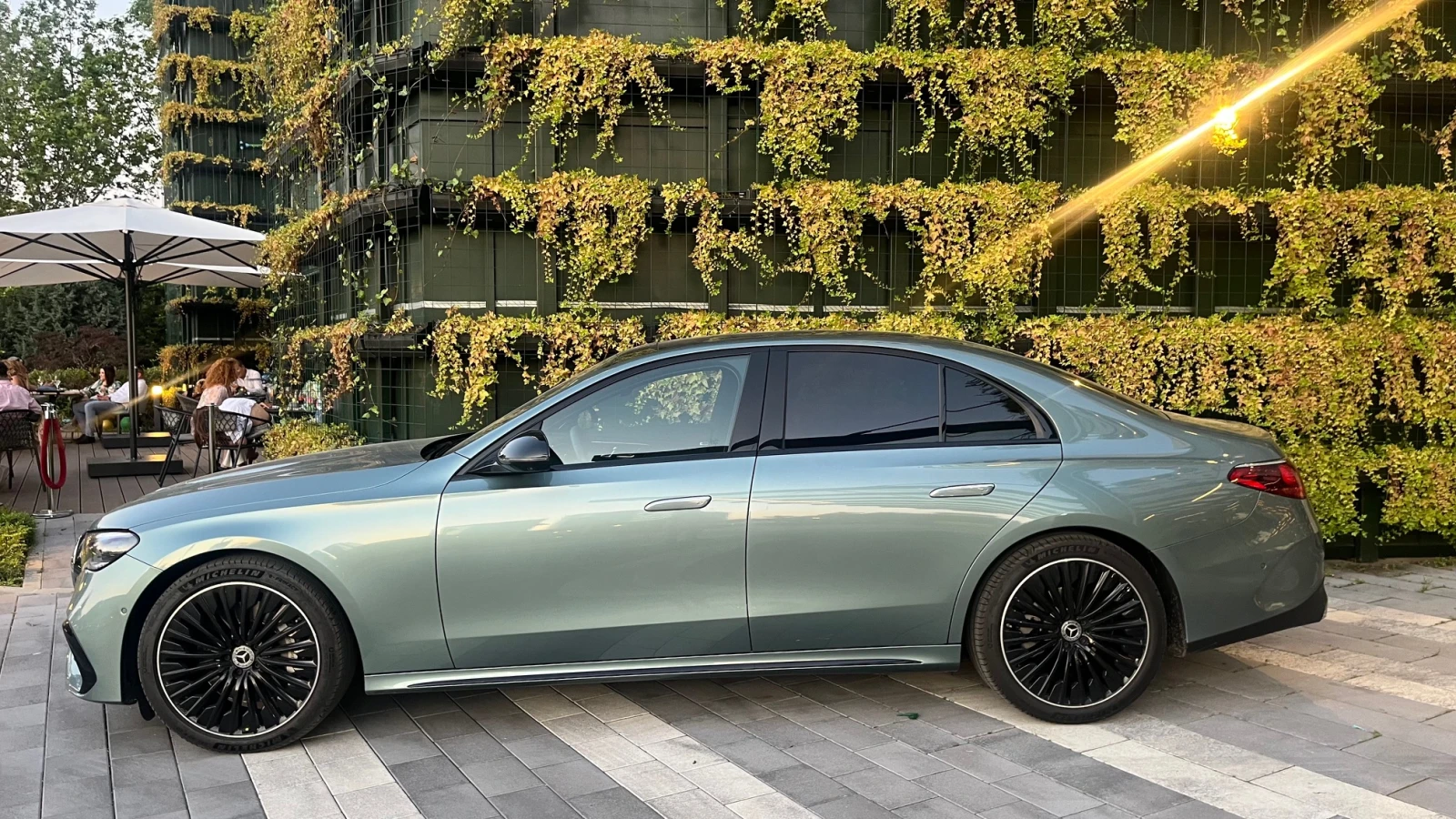 Mercedes-Benz E 220 AMG - изображение 5