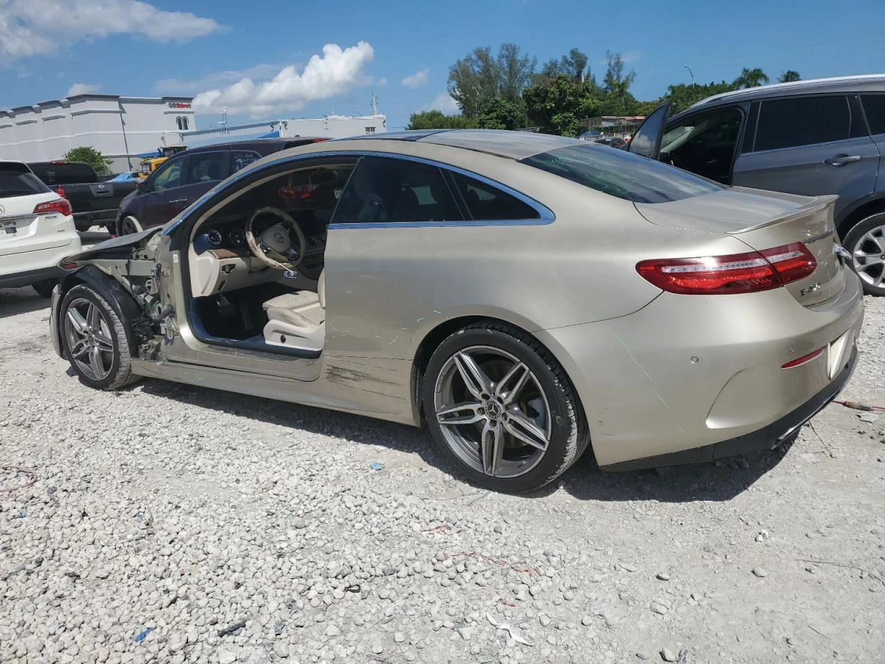 Mercedes-Benz E 400  - изображение 10