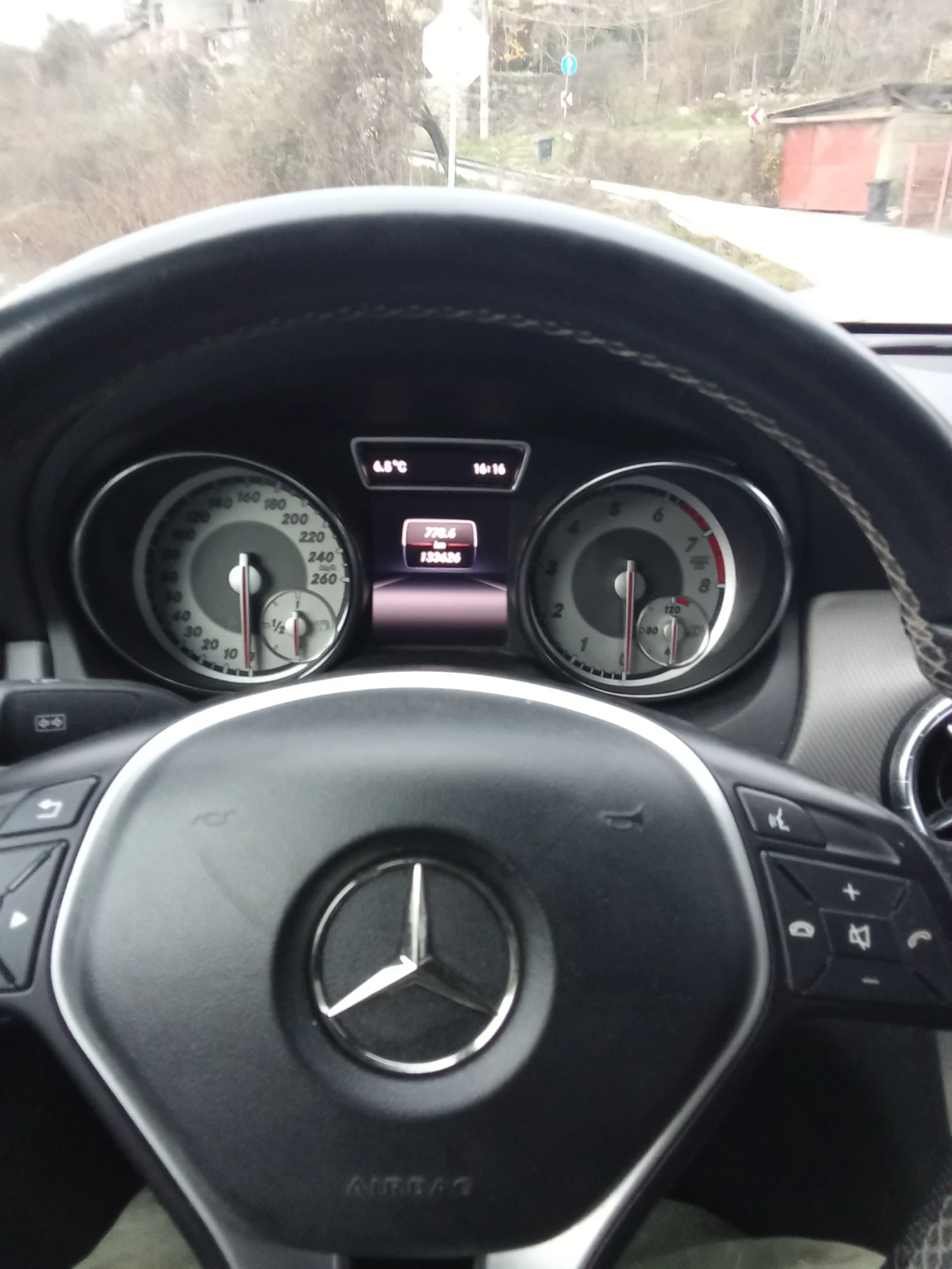 Mercedes-Benz CLA 180 | Mobile.bg   10