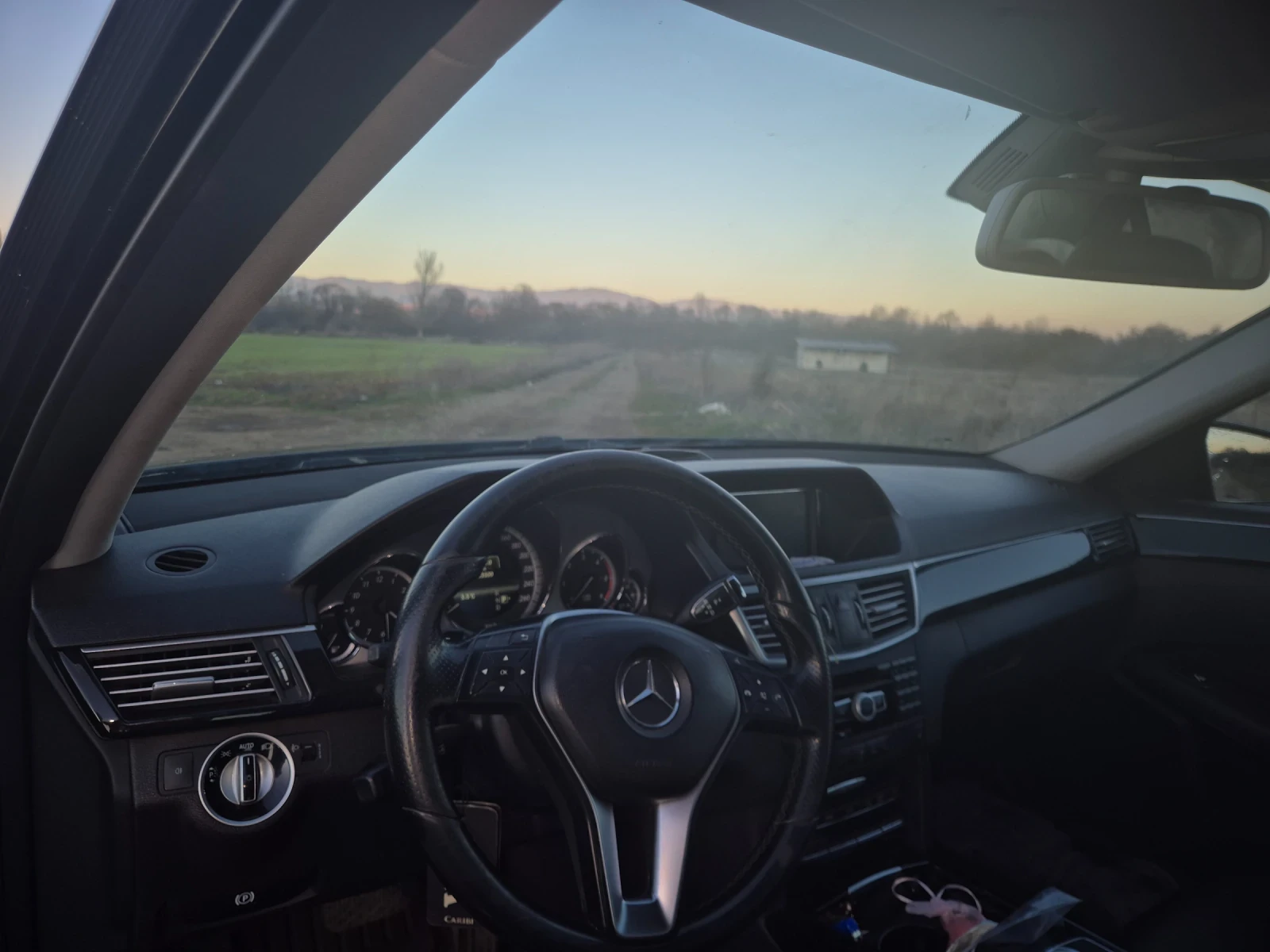 Mercedes-Benz E 220  - изображение 5