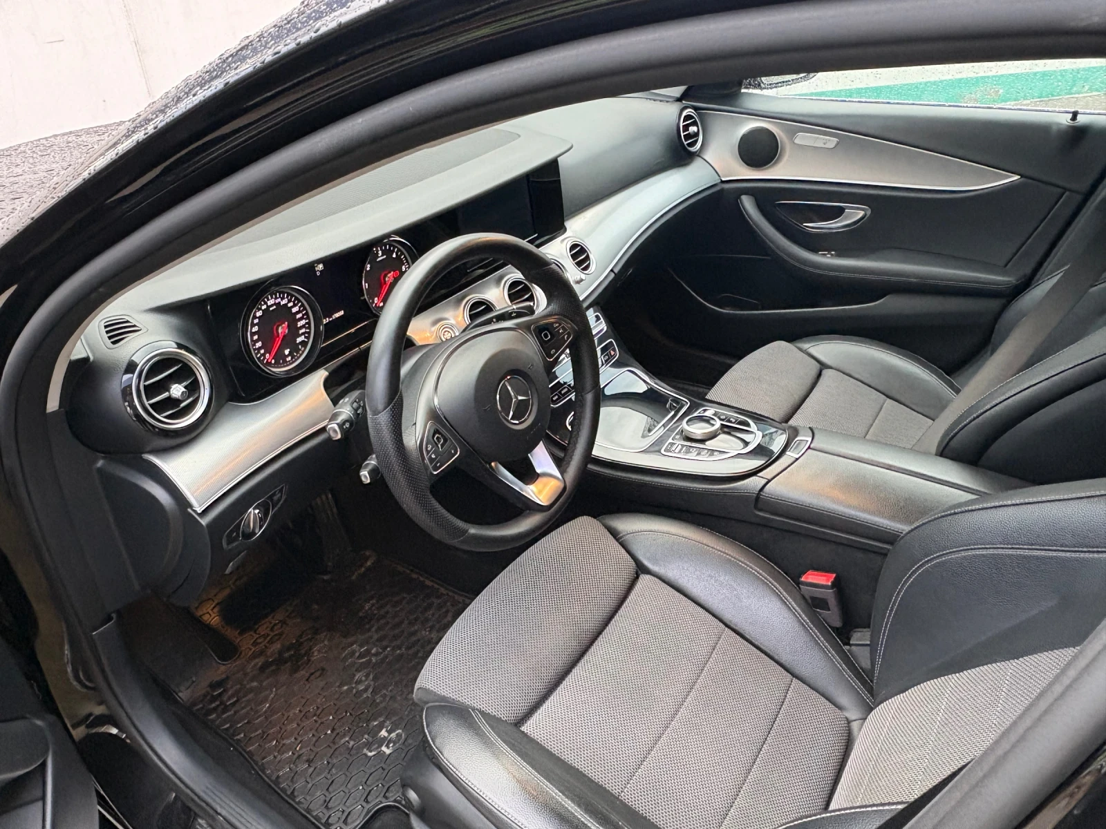 Mercedes-Benz E 220  - изображение 9