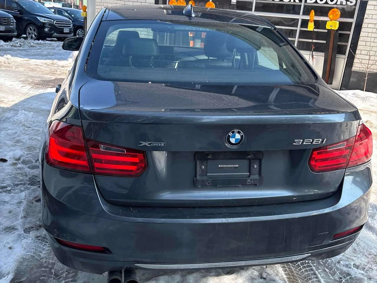 BMW 328 * 328i xDrive * KEYLESS* ПАНО* ПОДГРЕВ*  - изображение 4