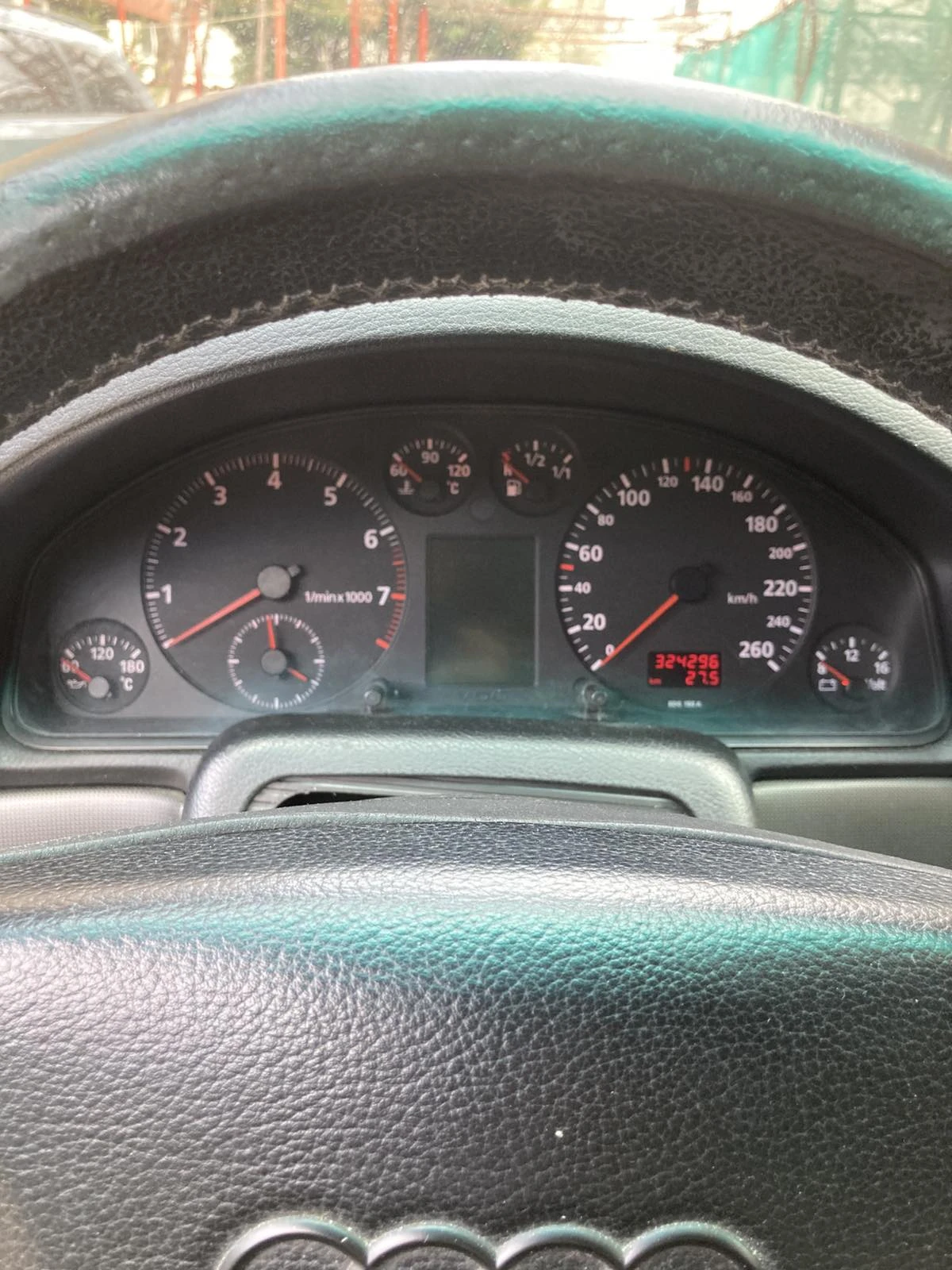 Audi A4 2.6, снимка 4 - Автомобили и джипове - 54026820