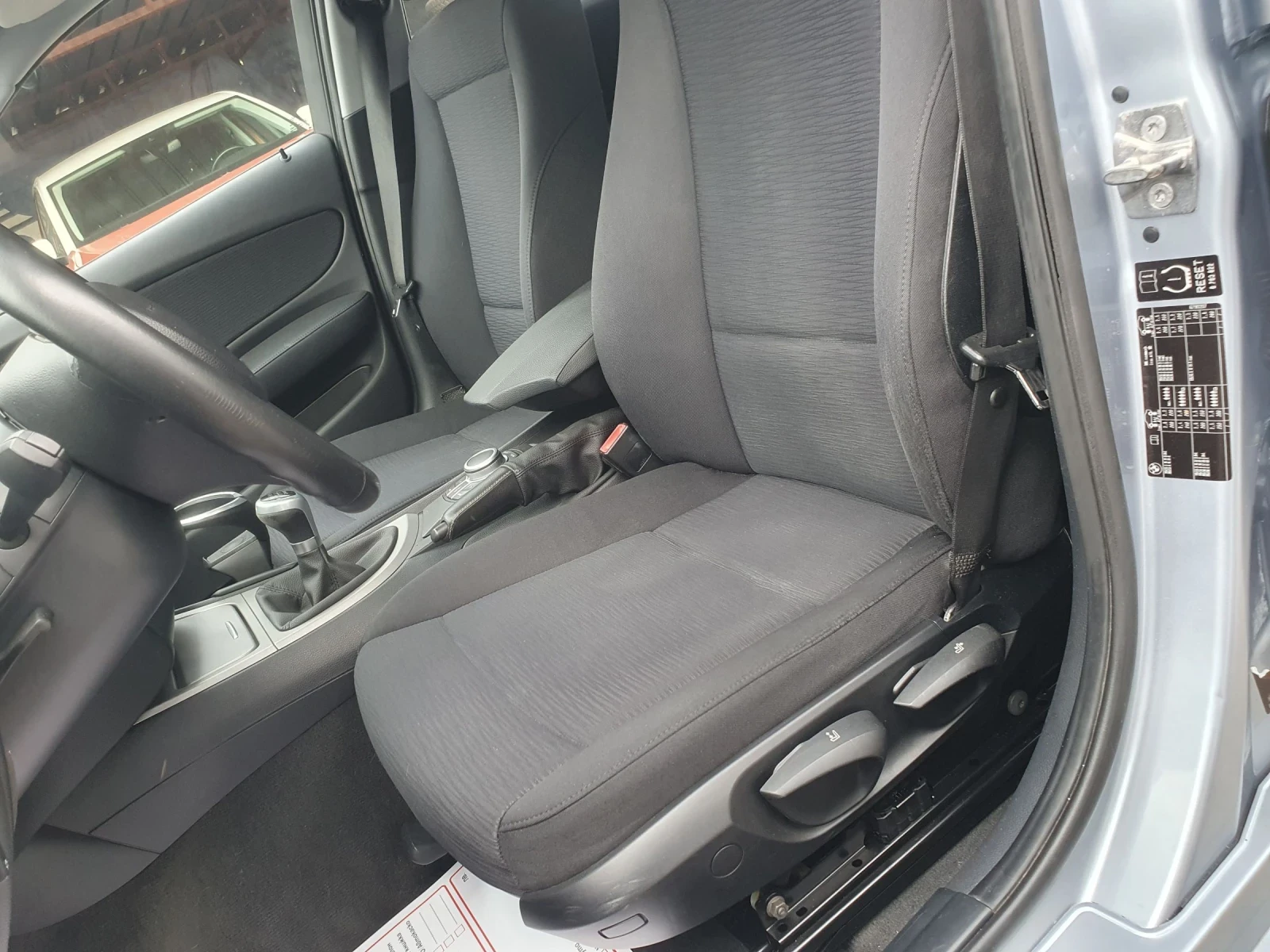 BMW 116 FACE NAVI KAMERA PODGREV 6skr., снимка 7 - Автомобили и джипове - 54090752