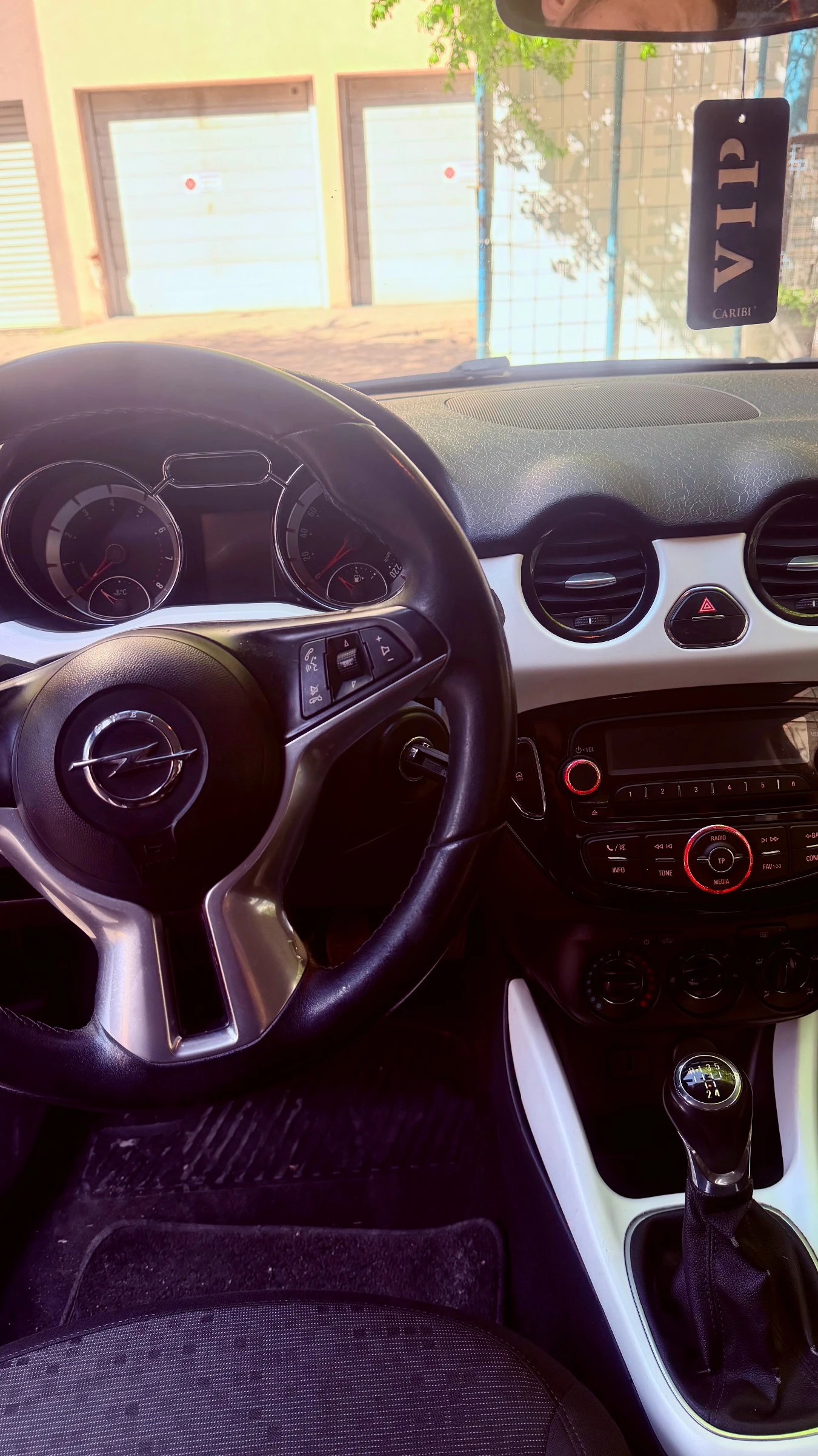 Opel Adam Бензин 1.2, снимка 14 - Автомобили и джипове - 54142522