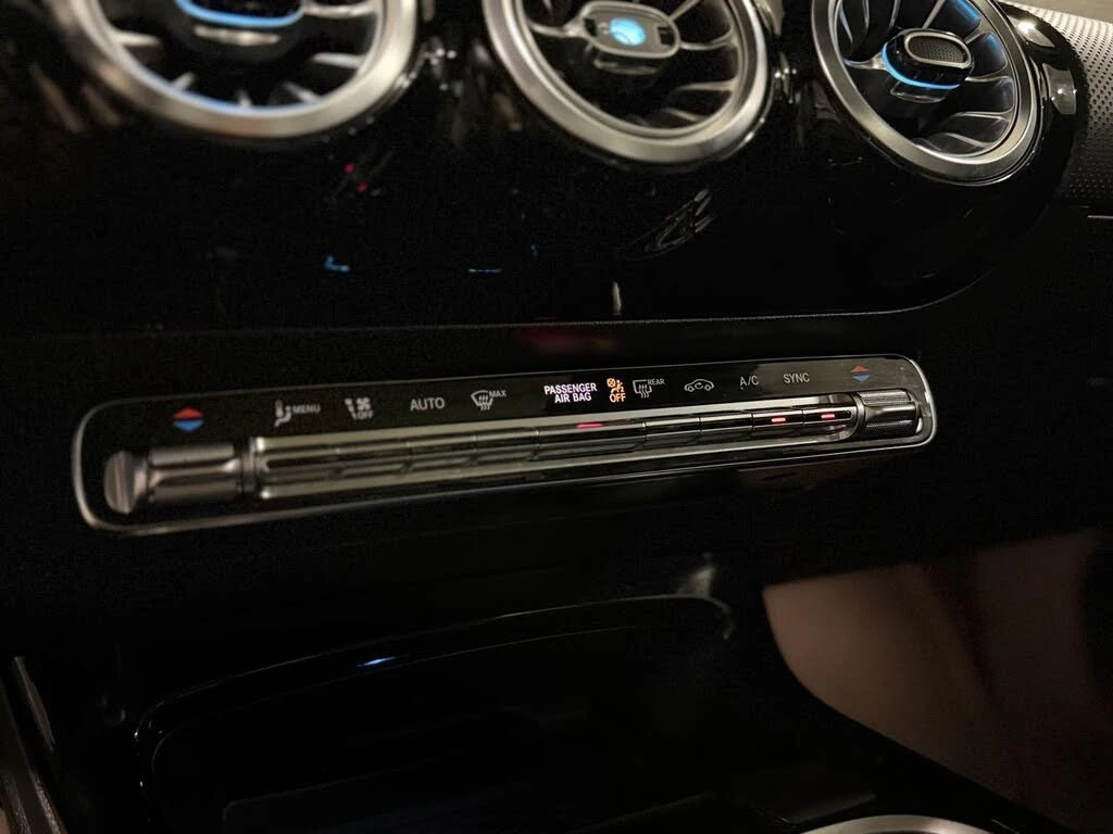 Mercedes-Benz CLA * АвтоКредит * (ЦЕНА ДО БГ), снимка 12 - Автомобили и джипове - 54215602