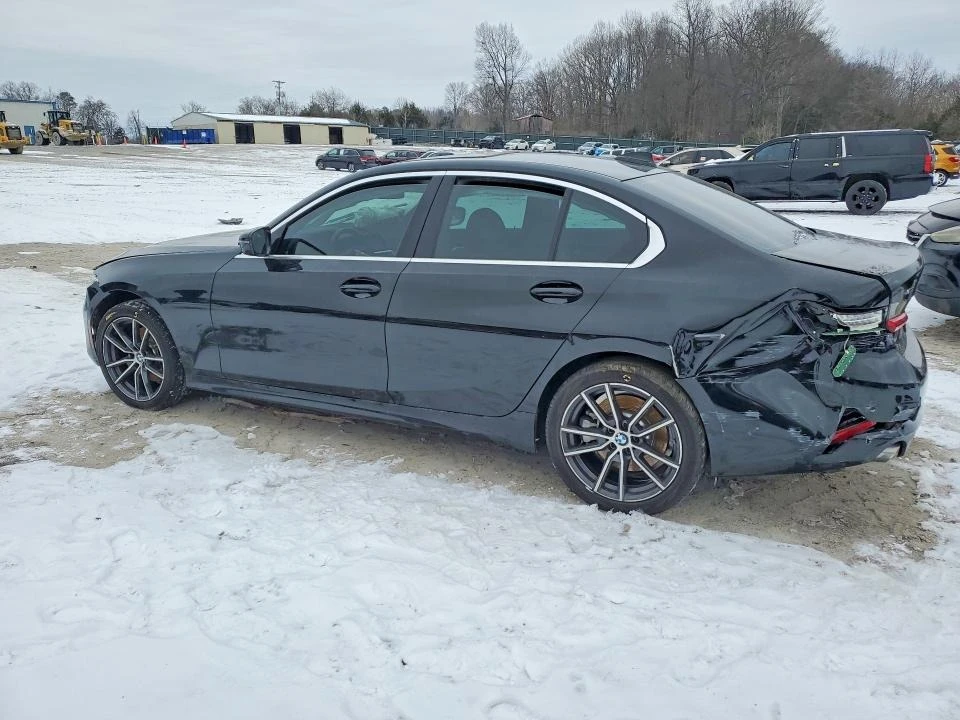 BMW 320, снимка 2 - Автомобили и джипове - 54642377