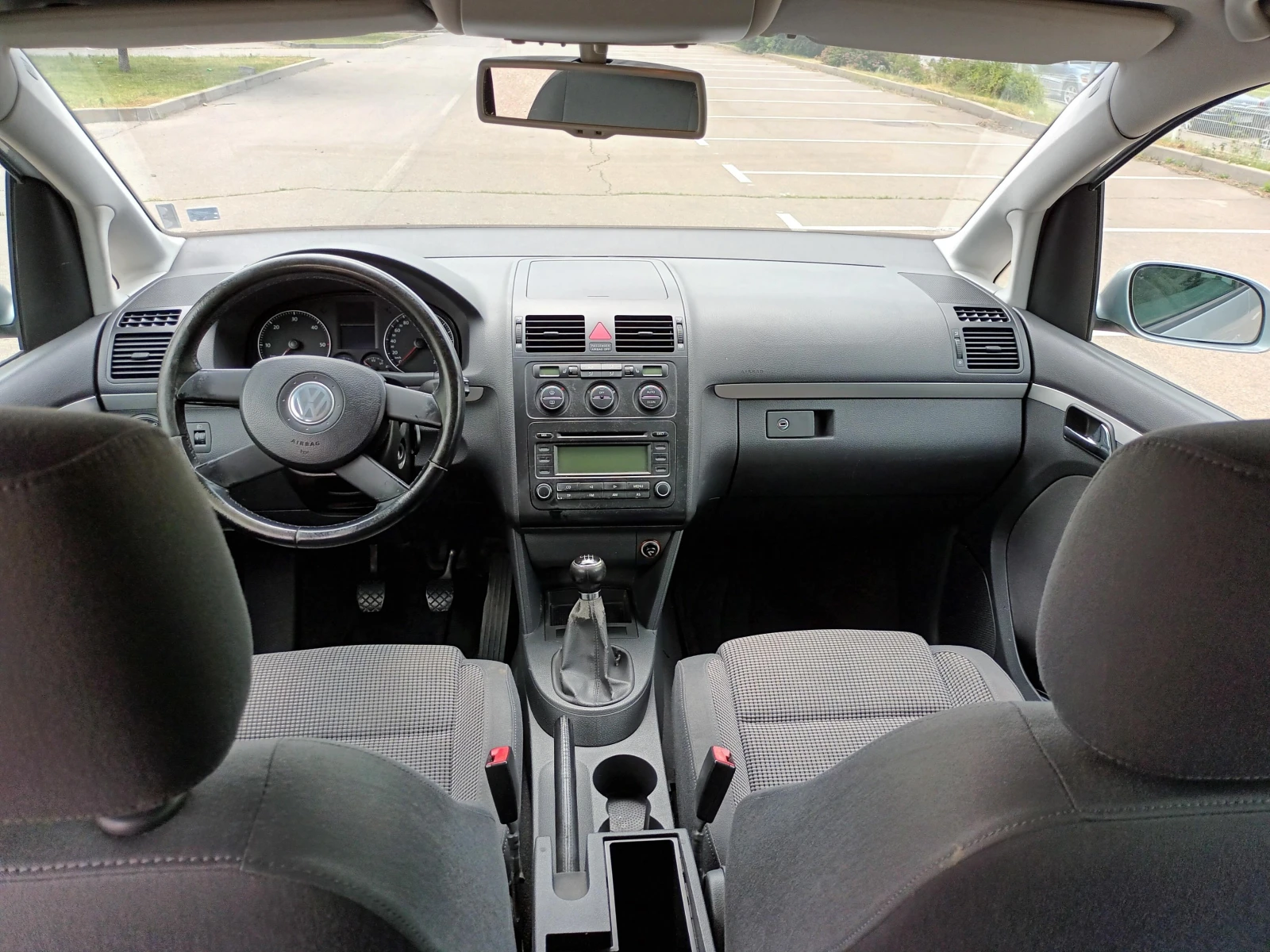 VW Touran Highline, снимка 13 - Автомобили и джипове - 55123651