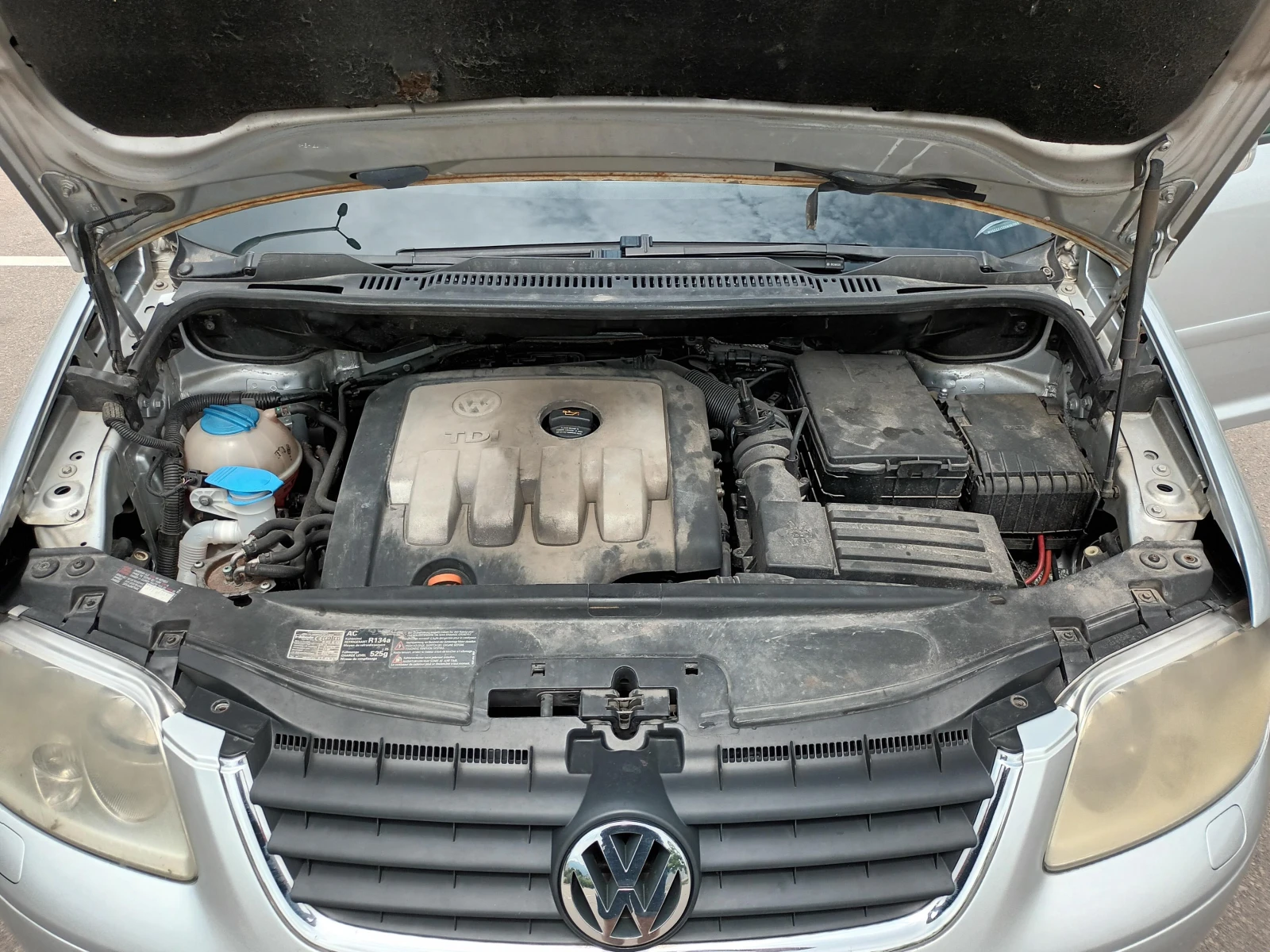 VW Touran Highline, снимка 16 - Автомобили и джипове - 55123651