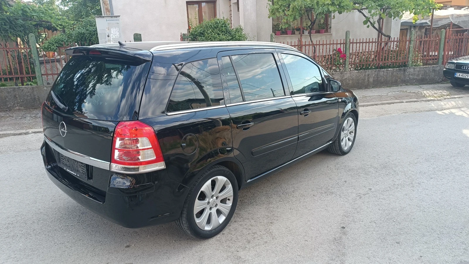 Opel Zafira 1.8-Космо перфектно състояние , снимка 6 - Автомобили и джипове - 55289663