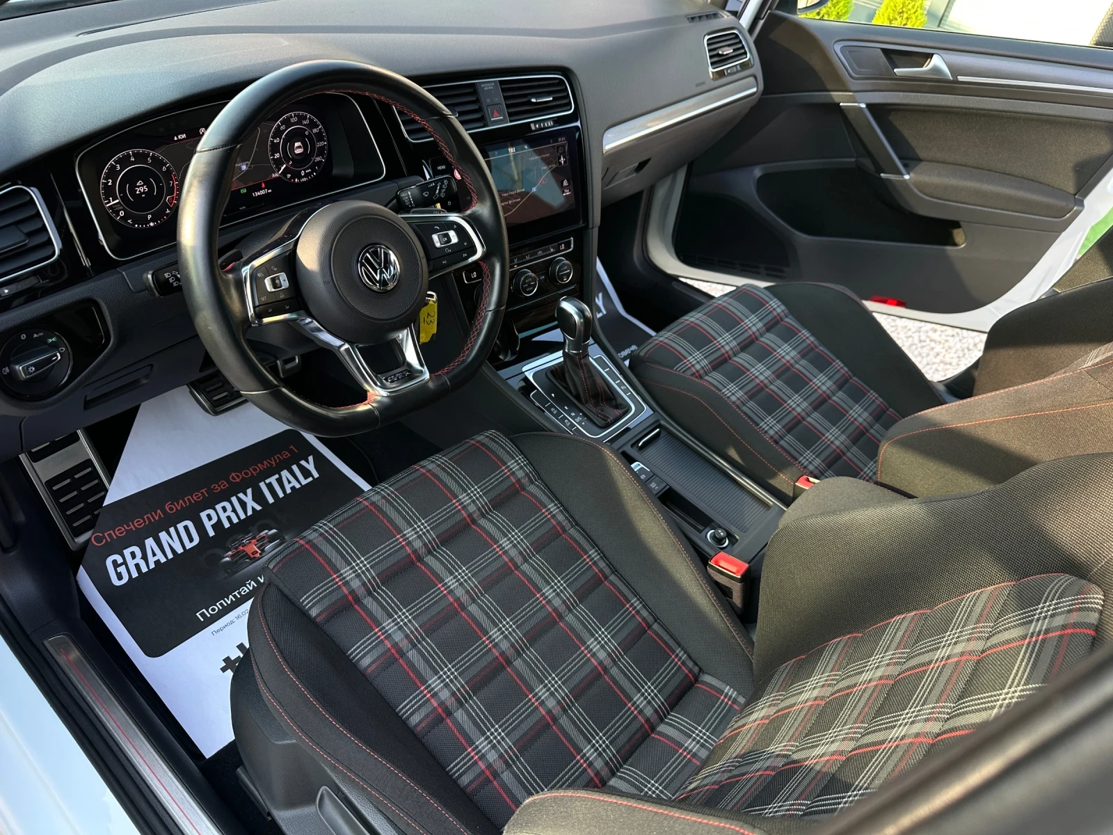 VW Golf GTI Performance* DYNAUDIO* , снимка 9 - Автомобили и джипове - 55345418