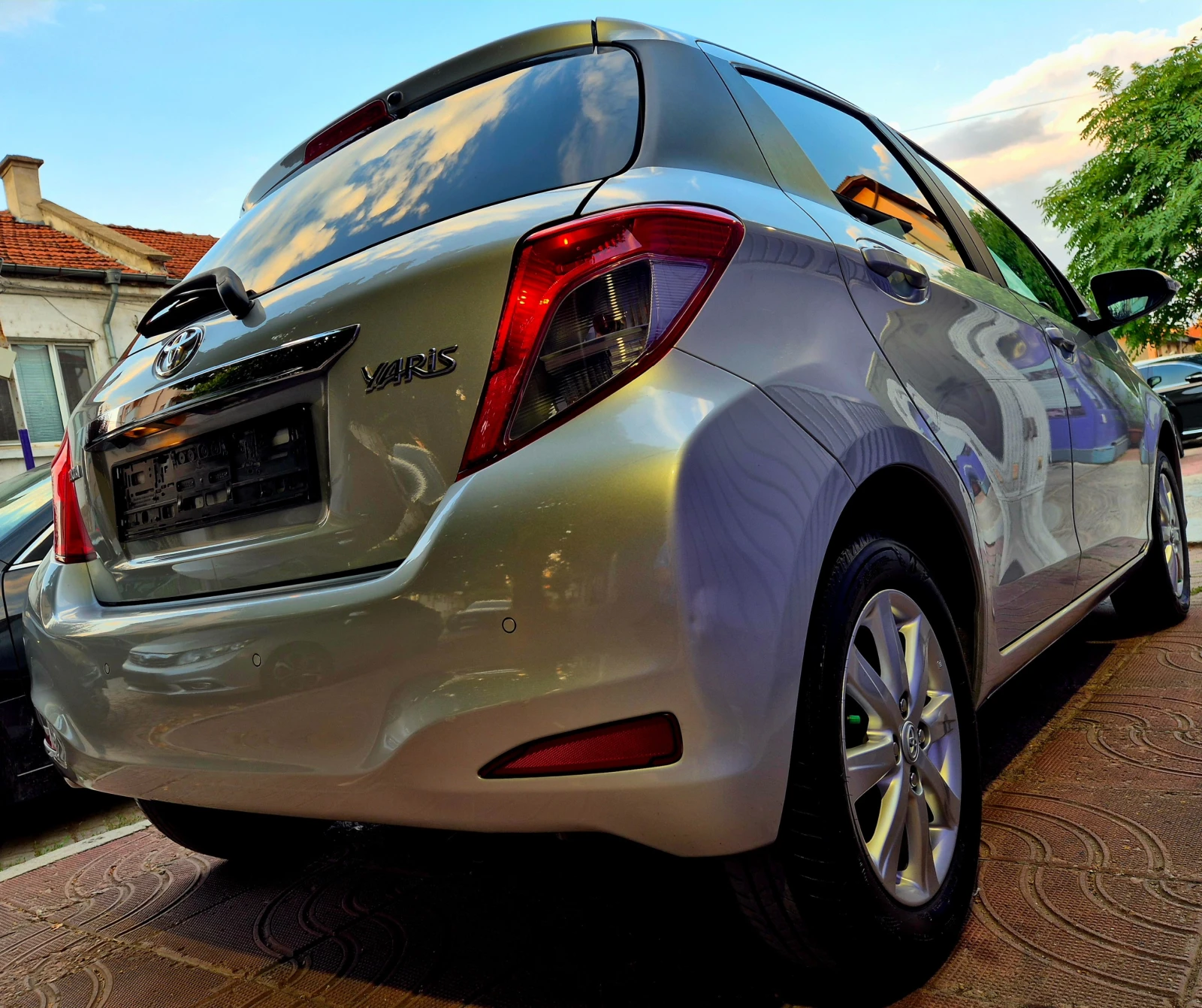 Toyota Yaris 1.33ivvt-6speed-верига-нави- japan, снимка 7 - Автомобили и джипове - 55579789