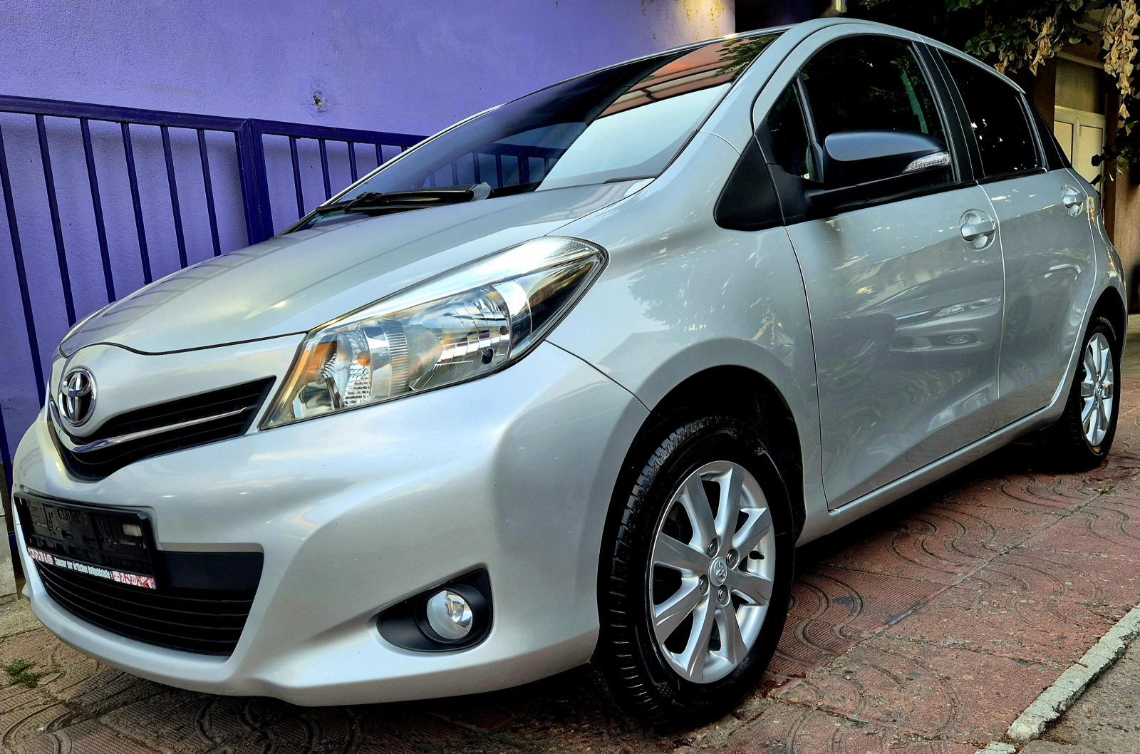 Toyota Yaris 1.33ivvt-6speed-верига-нави- japan, снимка 5 - Автомобили и джипове - 55579789