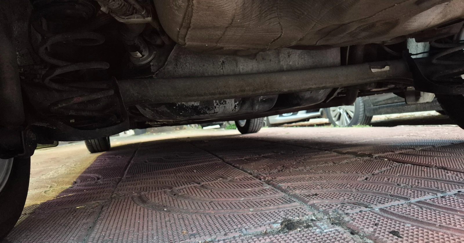 Toyota Yaris 1.33ivvt-6speed-верига-нави- japan, снимка 17 - Автомобили и джипове - 55579789